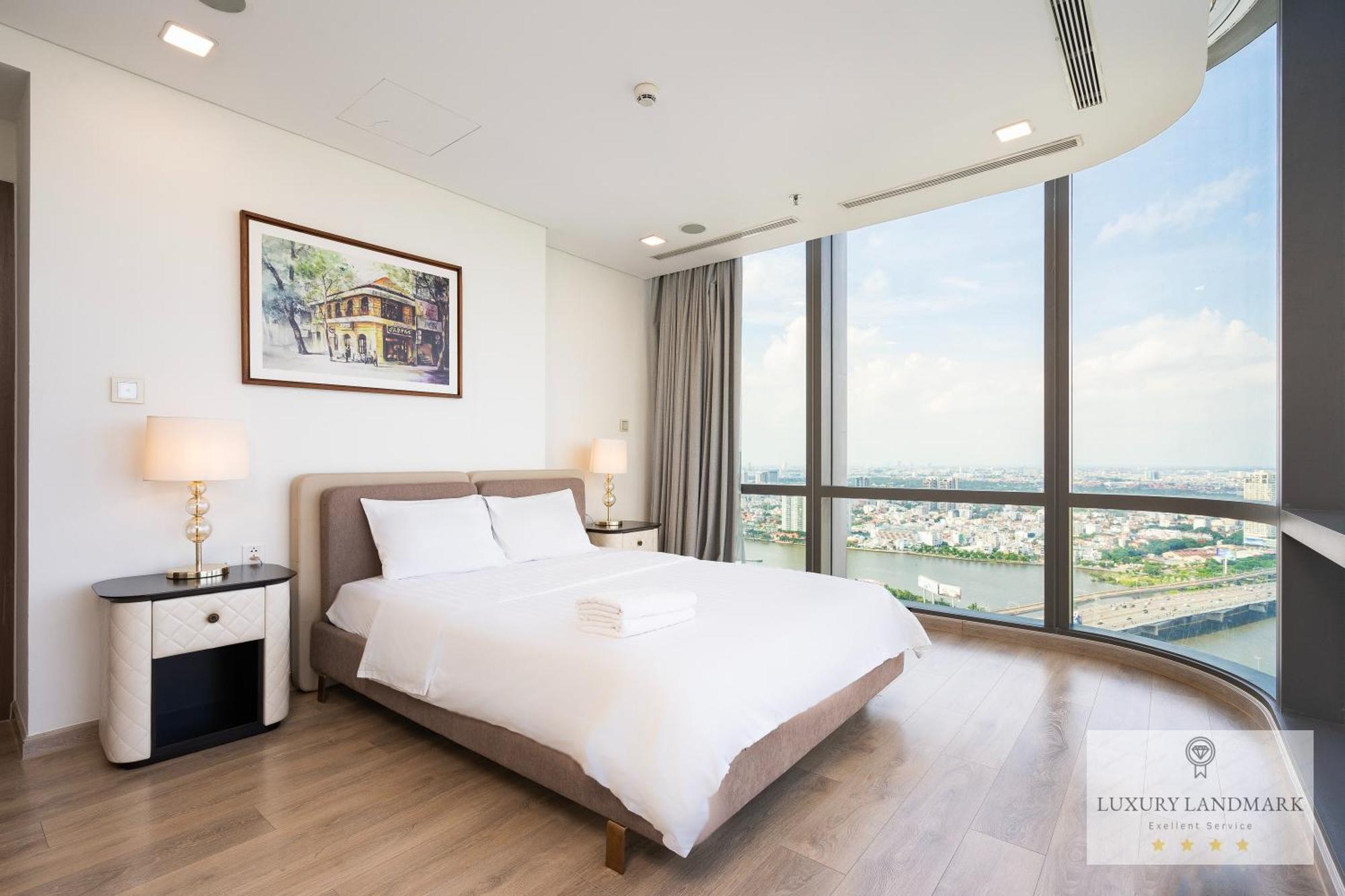 Khách sạn hẻo lánh The Signature Landmark 81 - Vinhomes Central Binh Thanh 4*