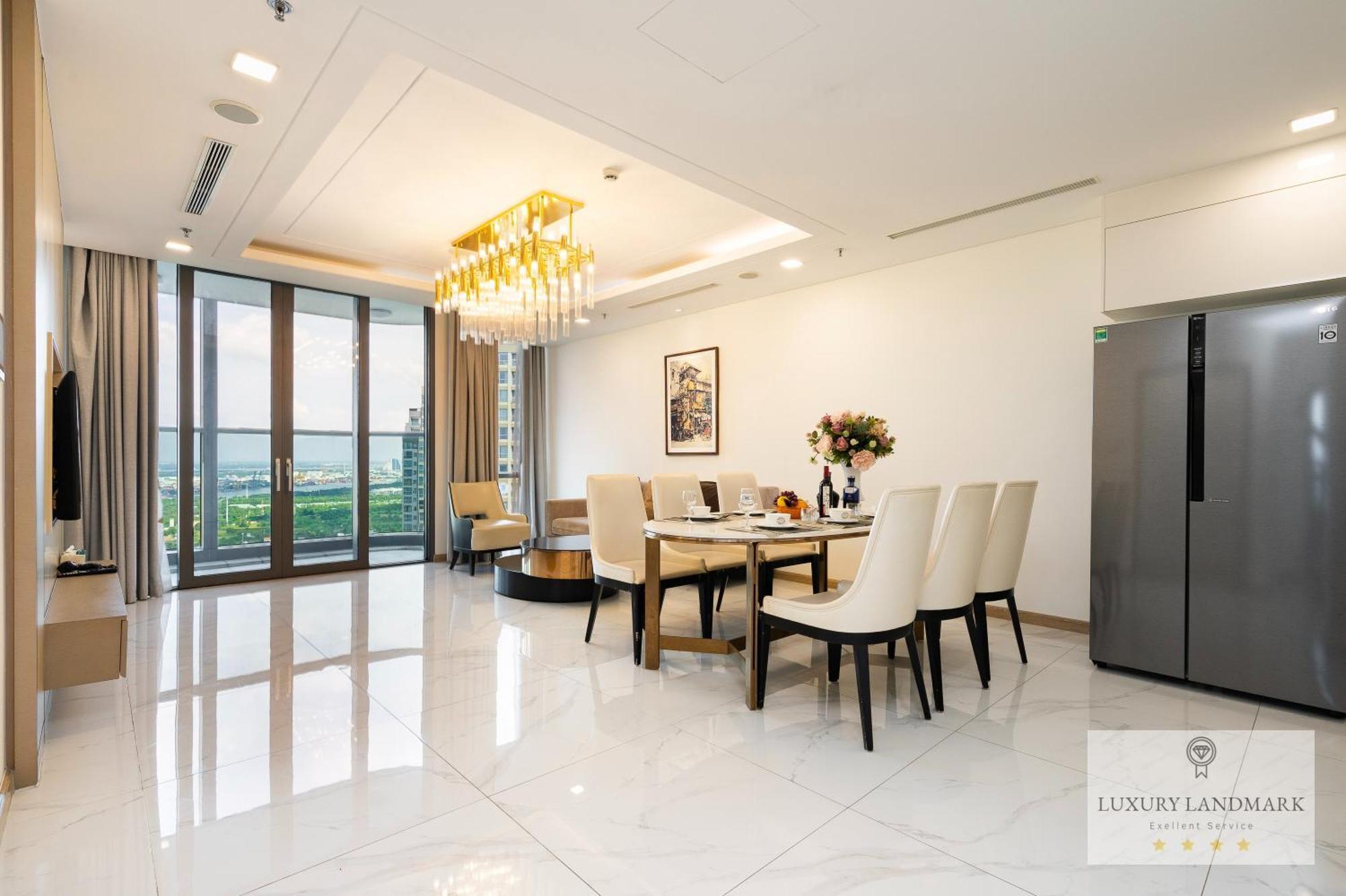 Khách sạn hẻo lánh The Signature Landmark 81 - Vinhomes Central Binh Thanh TP. Hồ Chí Minh