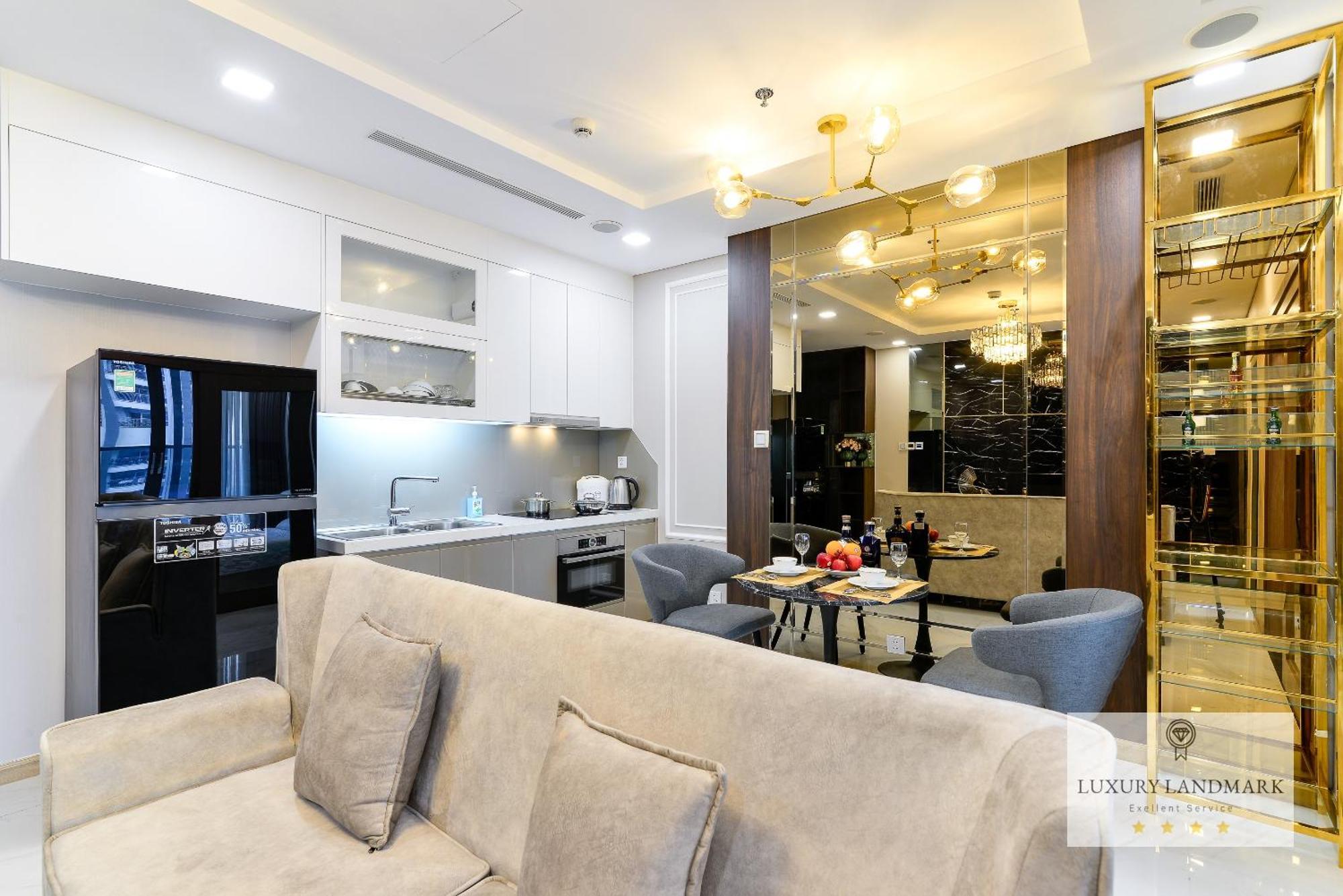 Khách sạn hẻo lánh The Signature Landmark 81 - Vinhomes Central Binh Thanh TP. Hồ Chí Minh