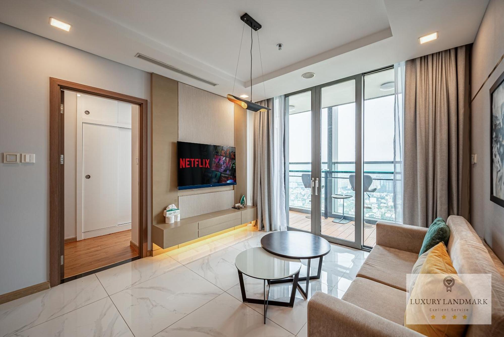 Khách sạn hẻo lánh The Signature Landmark 81 - Vinhomes Central Binh Thanh TP. Hồ Chí Minh